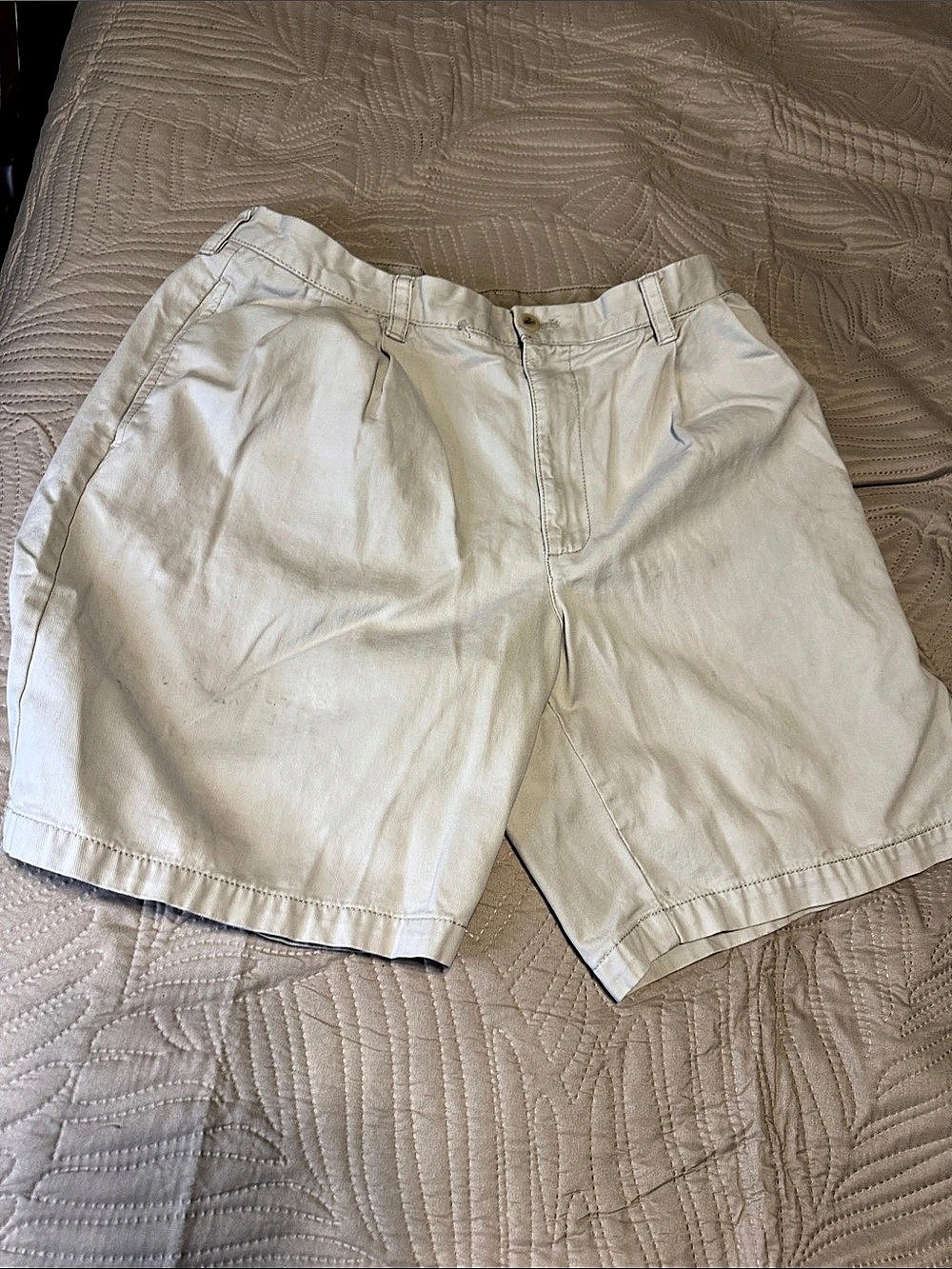 IZOD Men's Cotton Flat Front Shorts Size 33